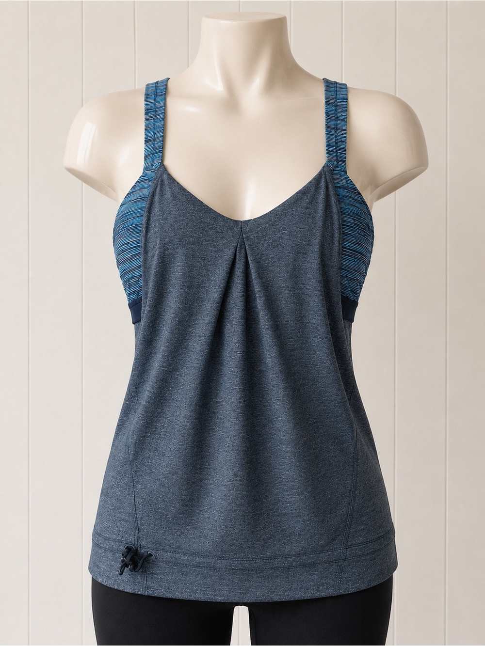 Lululemon No Limits Racerback Tank Top Blue Heathered Striped Built in Bra Sz 6